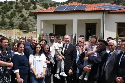Президент Азербайджана открыл первый жилой комплекс в Шуше 